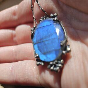 Bloodmilk The Pythia. Small Labradorite Necklace